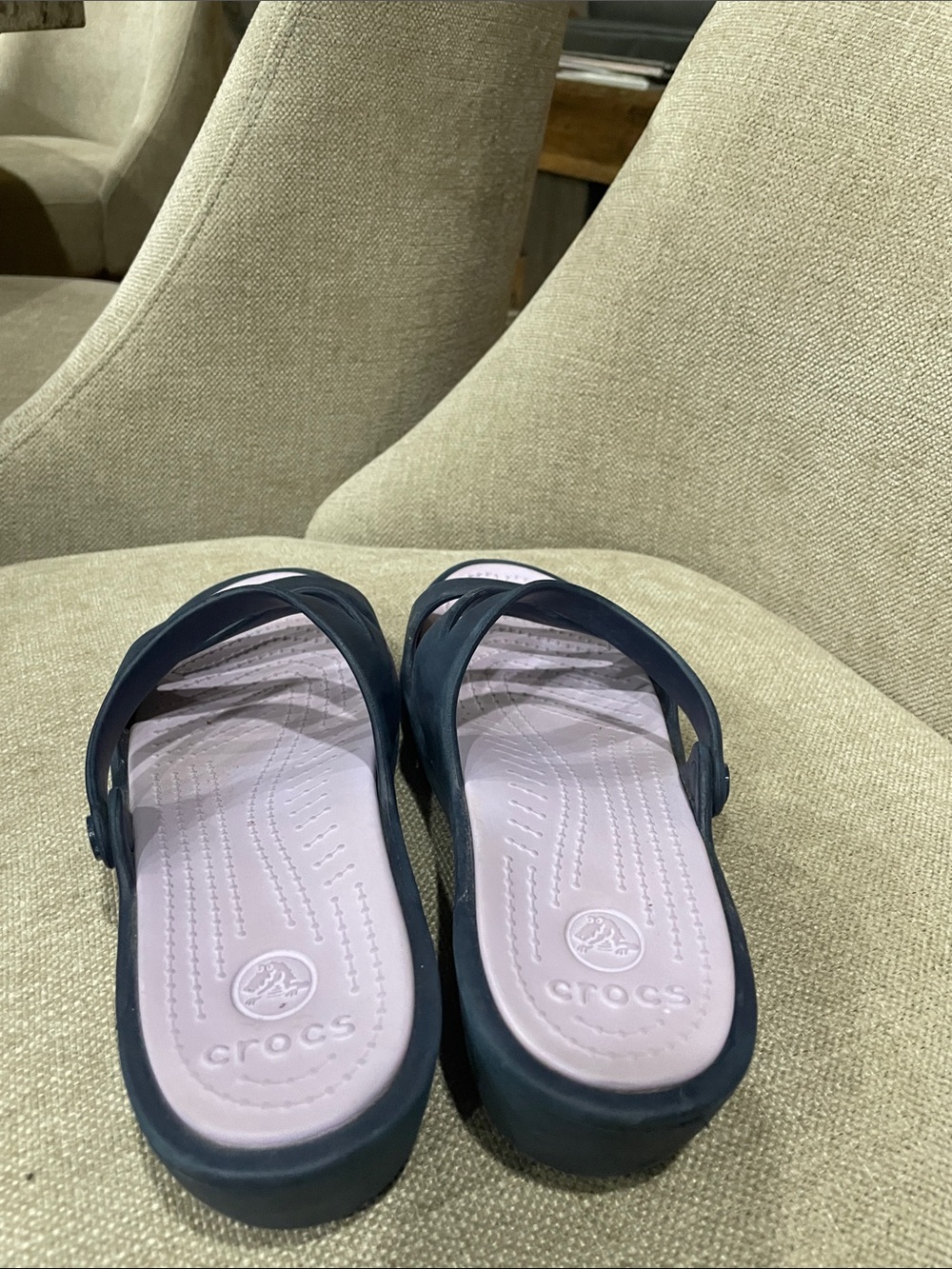 CROCS Women’s blue Slide Sandals with Light purple footbed - Picture 8 of 8